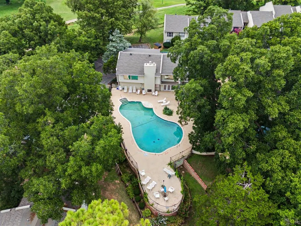 Photo 6 — 833 Cardinal Creek Boulevard C, Norman, OK 73072