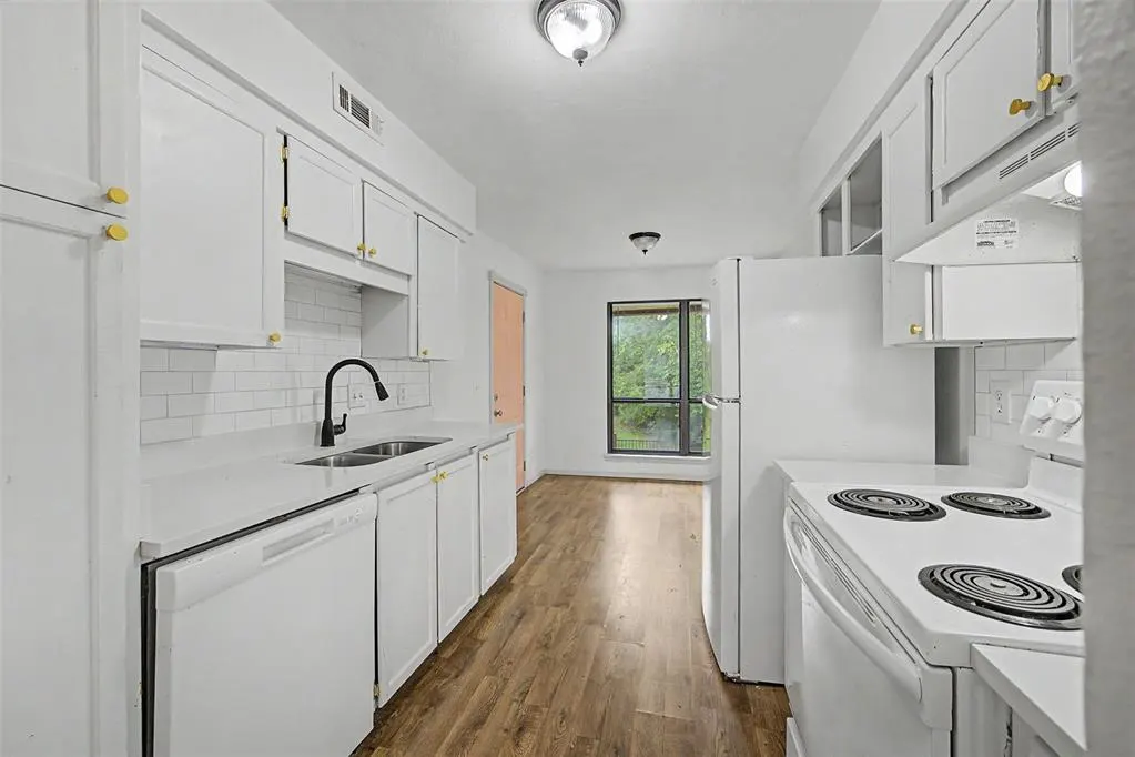 Photo 11 — 833 Cardinal Creek Boulevard C, Norman, OK 73072