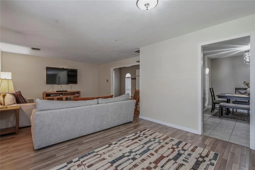 Photo 12 — 11917 Camelot Place, Oklahoma City, OK 73120