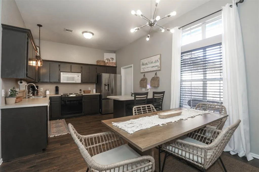 Photo 6 — 12404 Rockgate, Yukon, OK 73099