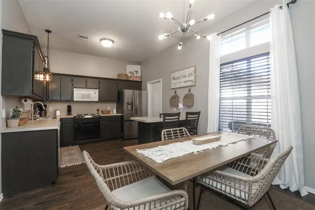 Photo 6 — 12404 Rockgate, Yukon, OK 73099