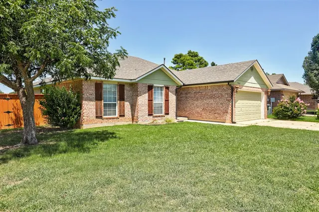 Photo 2 — 1240 Capitol Drive, Edmond, OK 73003