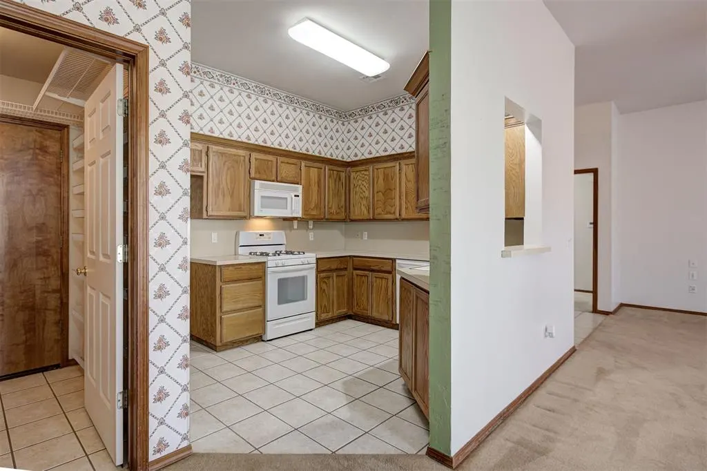 Photo 14 — 1240 Capitol Drive, Edmond, OK 73003