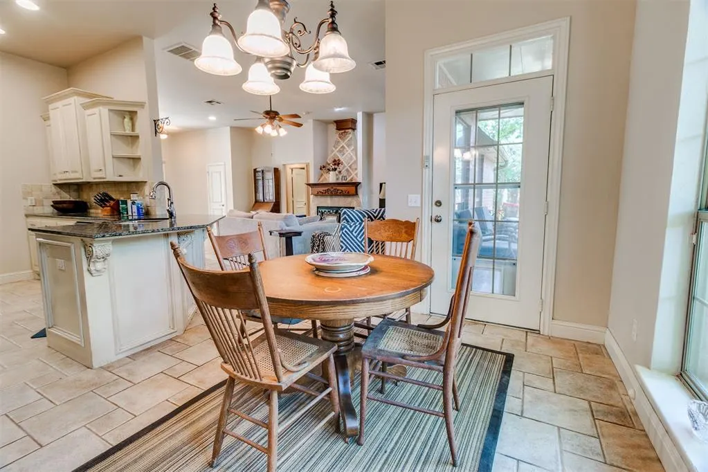 Photo 9 — 4517 Olde Village Circle, Edmond, OK 73013