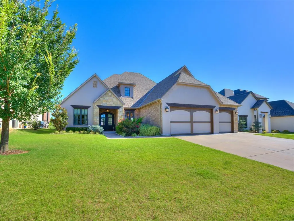 Photo 2 — 233 Saint Claire Drive, Edmond, OK 73025