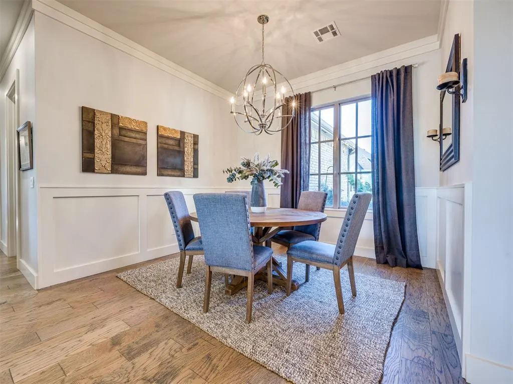 Photo 3 — 233 Saint Claire Drive, Edmond, OK 73025