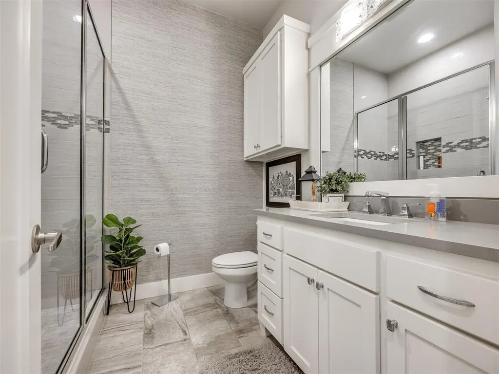 Photo 9 — 233 Saint Claire Drive, Edmond, OK 73025