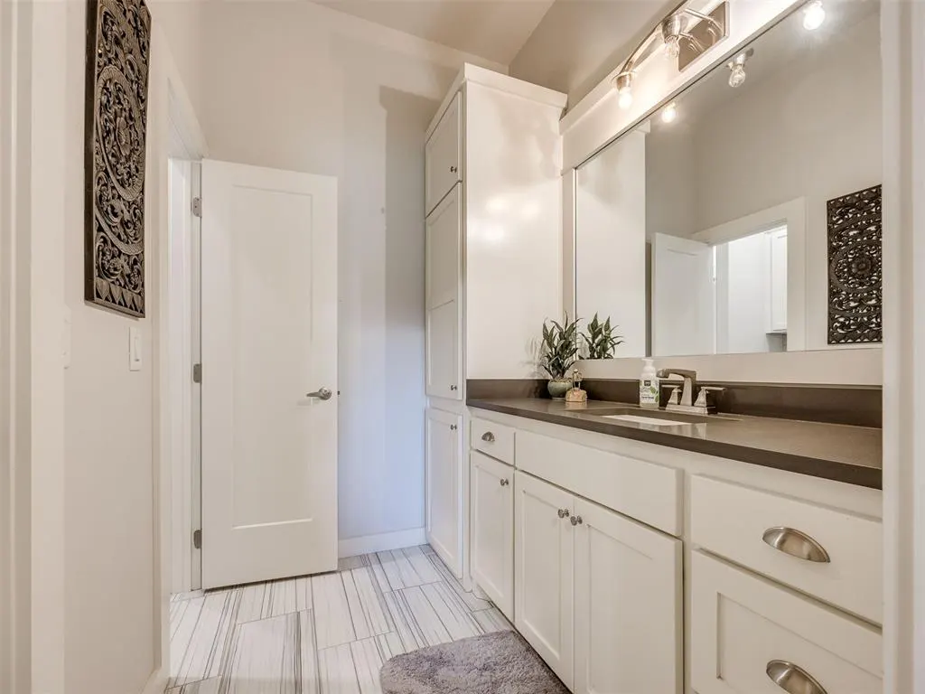 Photo 12 — 233 Saint Claire Drive, Edmond, OK 73025