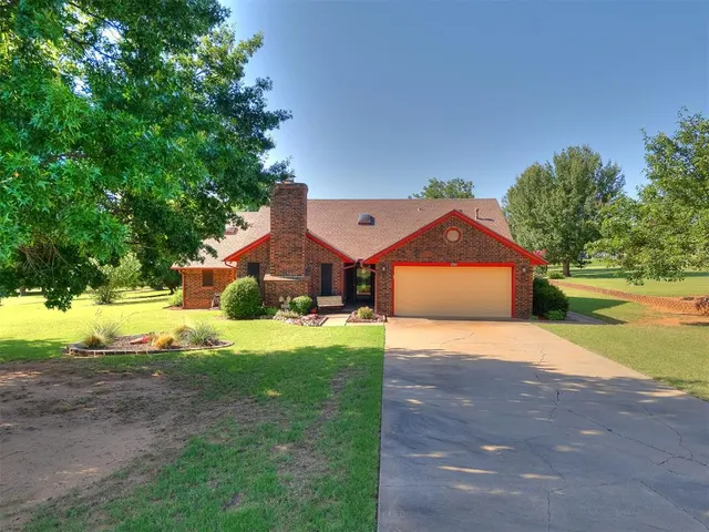 Photo 6 — 2201 Dena Drive, Guthrie, OK 73044