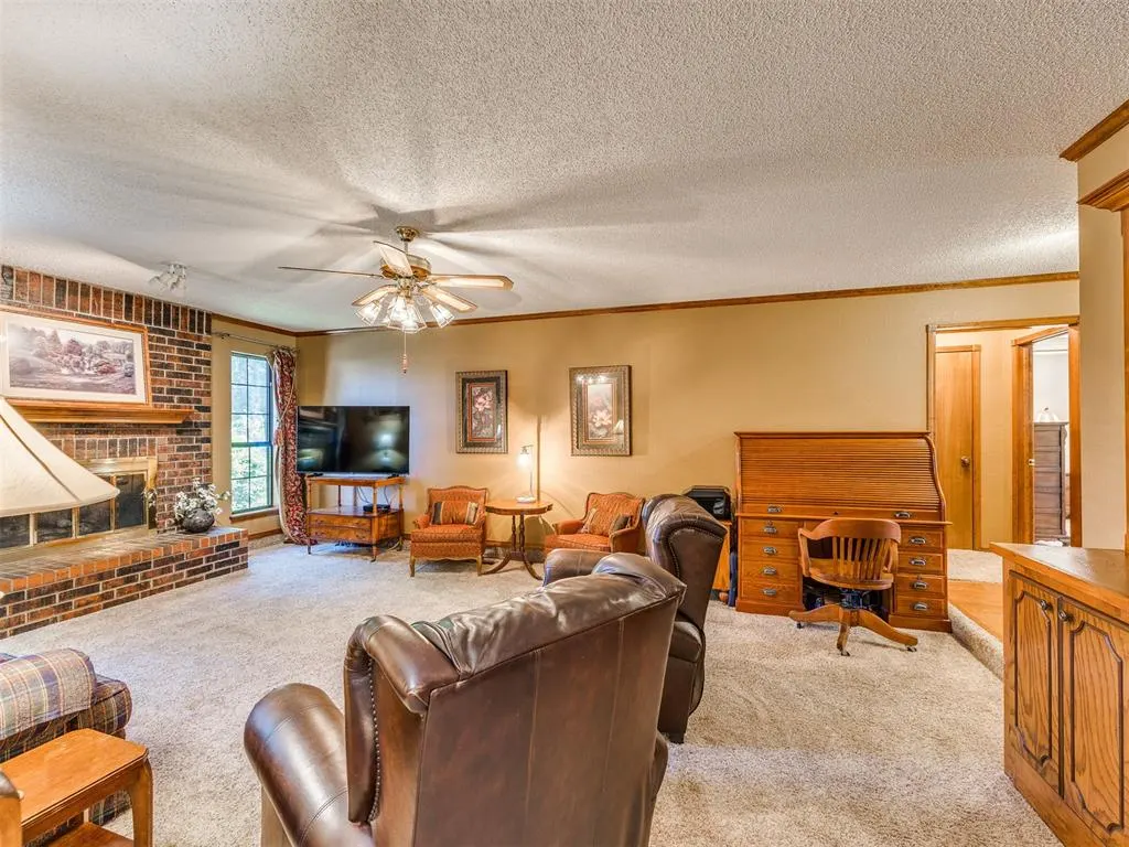 Photo 9 — 2201 Dena Drive, Guthrie, OK 73044