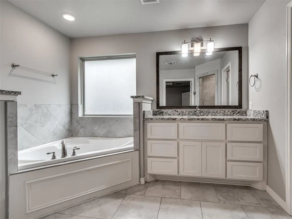 Photo 17 — 1305 N Storybrook Street, Mustang, OK 73064