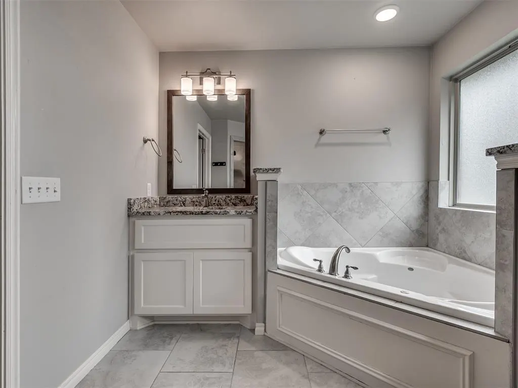 Photo 18 — 1305 N Storybrook Street, Mustang, OK 73064