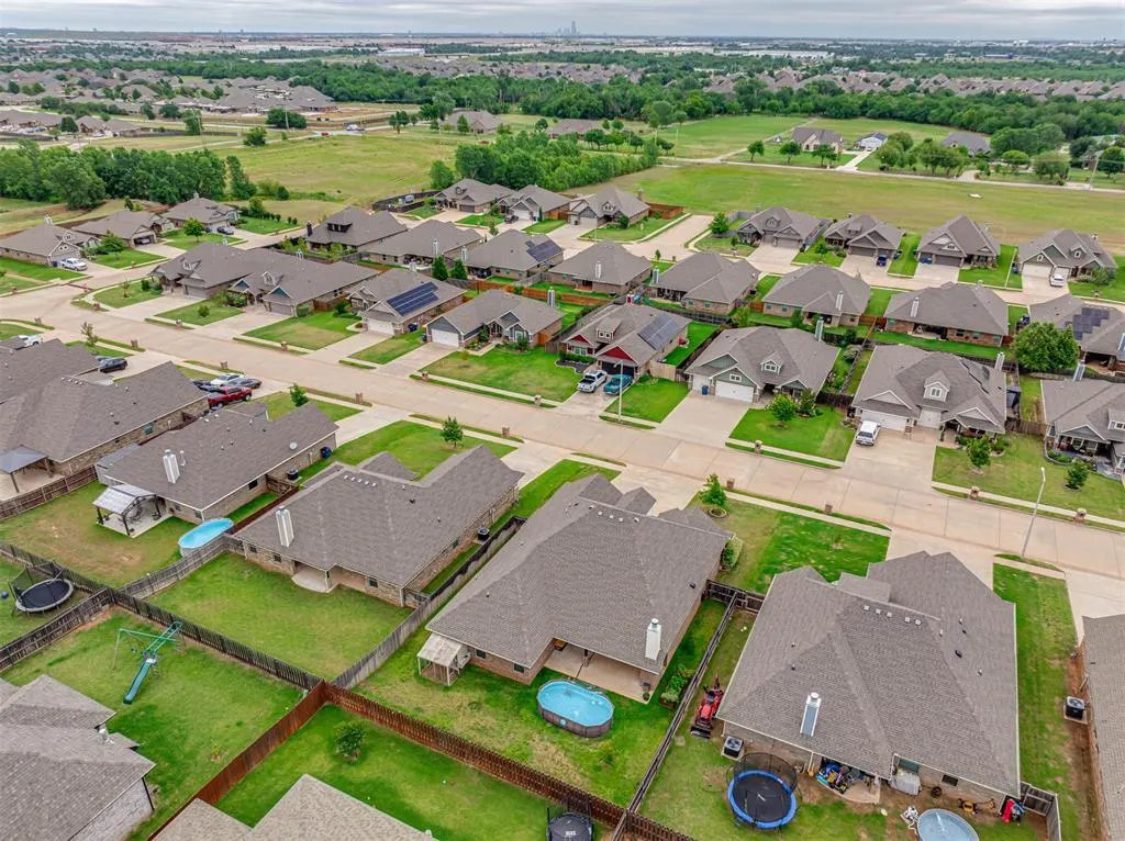 Photo 37 — 1305 N Storybrook Street, Mustang, OK 73064
