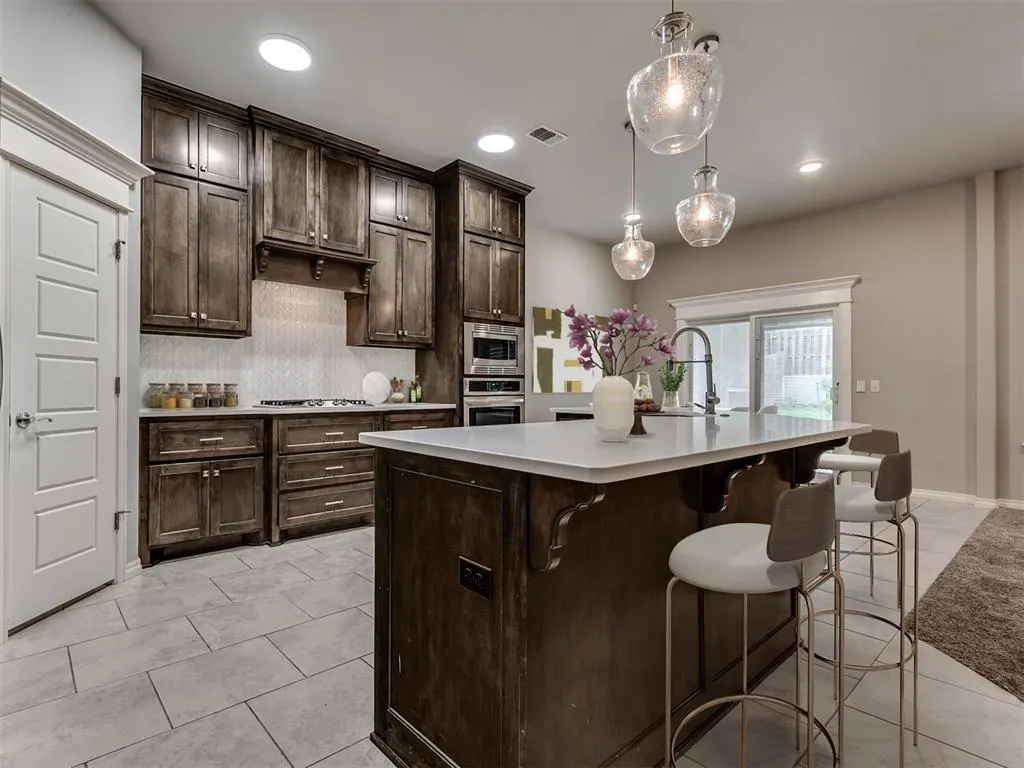 Photo 3 — 1305 N Storybrook Street, Mustang, OK 73064