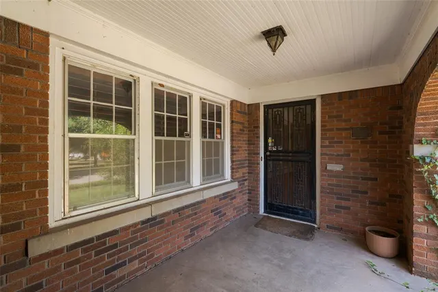 Photo 2 — 426 NW 35th Street, Oklahoma City, OK 73118