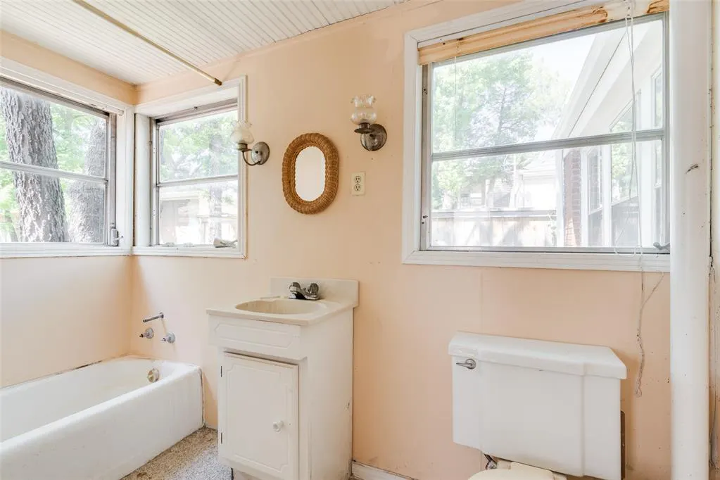 Photo 44 — 426 NW 35th Street, Oklahoma City, OK 73118