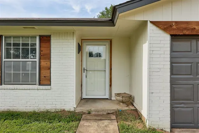 Photo 3 — 9616 NE 3rd Place, Oklahoma City, OK 73130