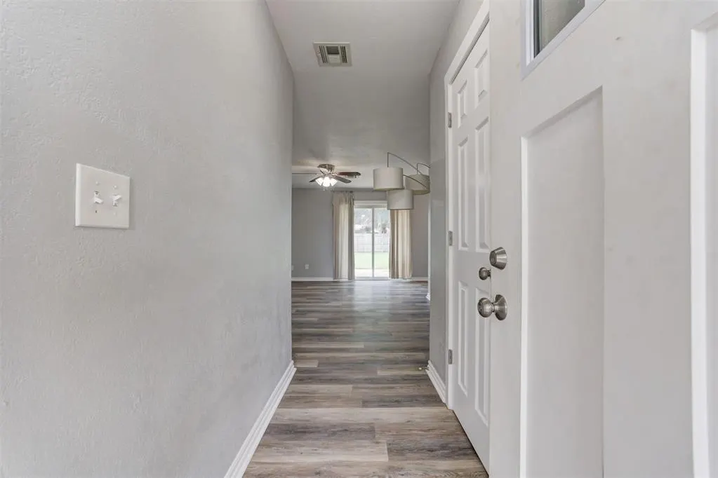 Photo 4 — 9616 NE 3rd Place, Oklahoma City, OK 73130
