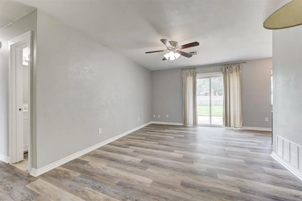 Photo 5 — 9616 NE 3rd Place, Oklahoma City, OK 73130