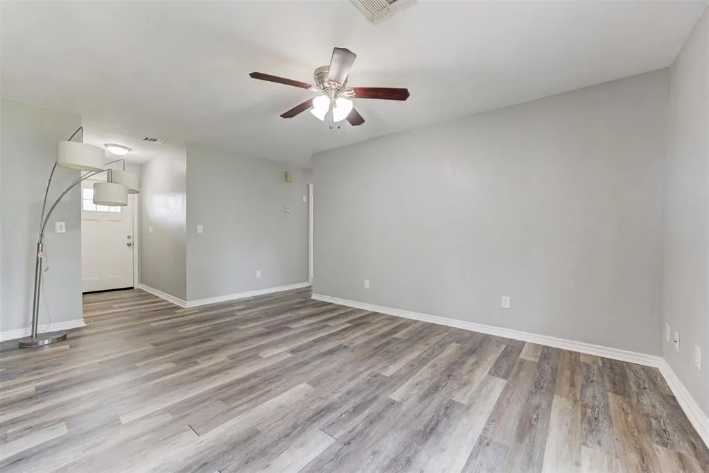 Photo 6 — 9616 NE 3rd Place, Oklahoma City, OK 73130