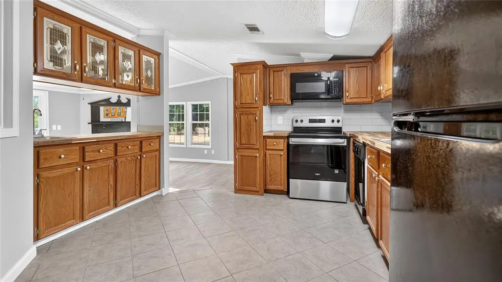 Photo 16 — 803 N Richland Road, Tuttle, OK 73089
