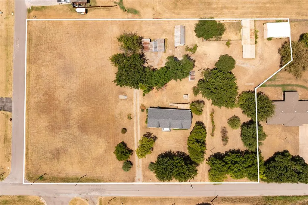 Photo 2 — 803 N Richland Road, Tuttle, OK 73089