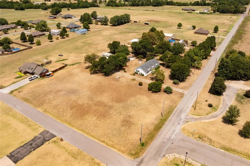 Photo 4 — 803 N Richland Road, Tuttle, OK 73089