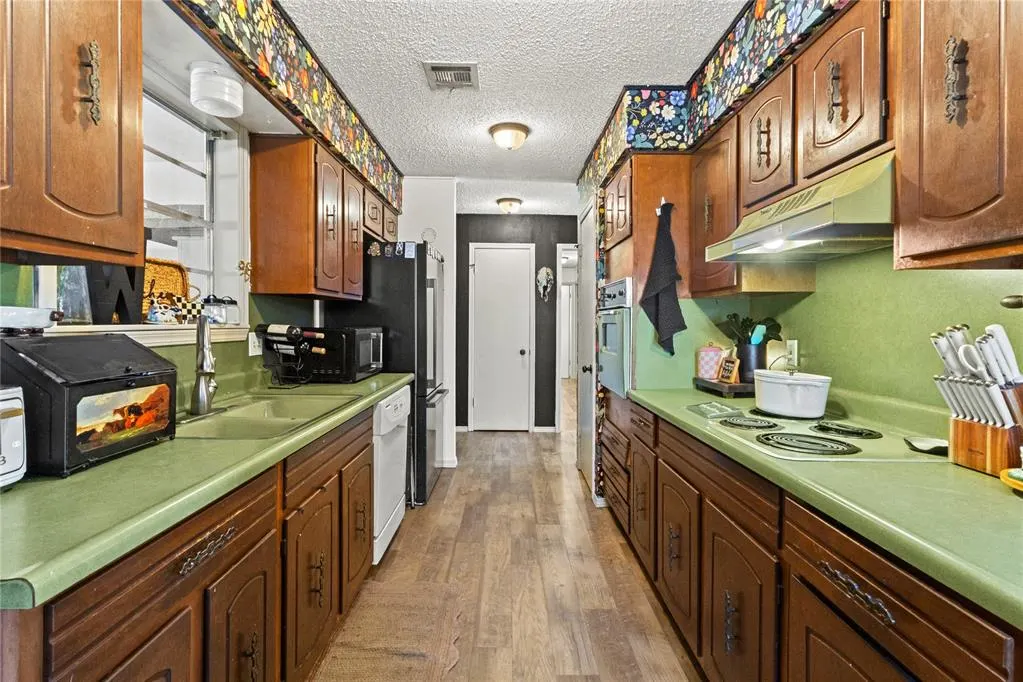 Photo 12 — 819 N Brewer Avenue, Hydro, OK 73048