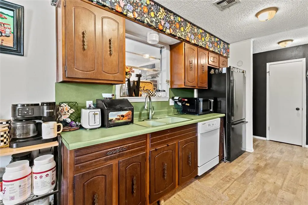 Photo 13 — 819 N Brewer Avenue, Hydro, OK 73048
