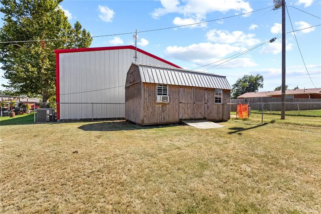 Photo 27 — 819 N Brewer Avenue, Hydro, OK 73048