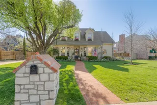 Sold home at 11916 Maple Hollow Court