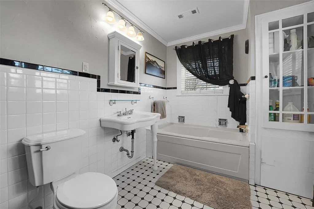 Photo 18 — 505 W Lincoln Street, Mangum, OK 73554