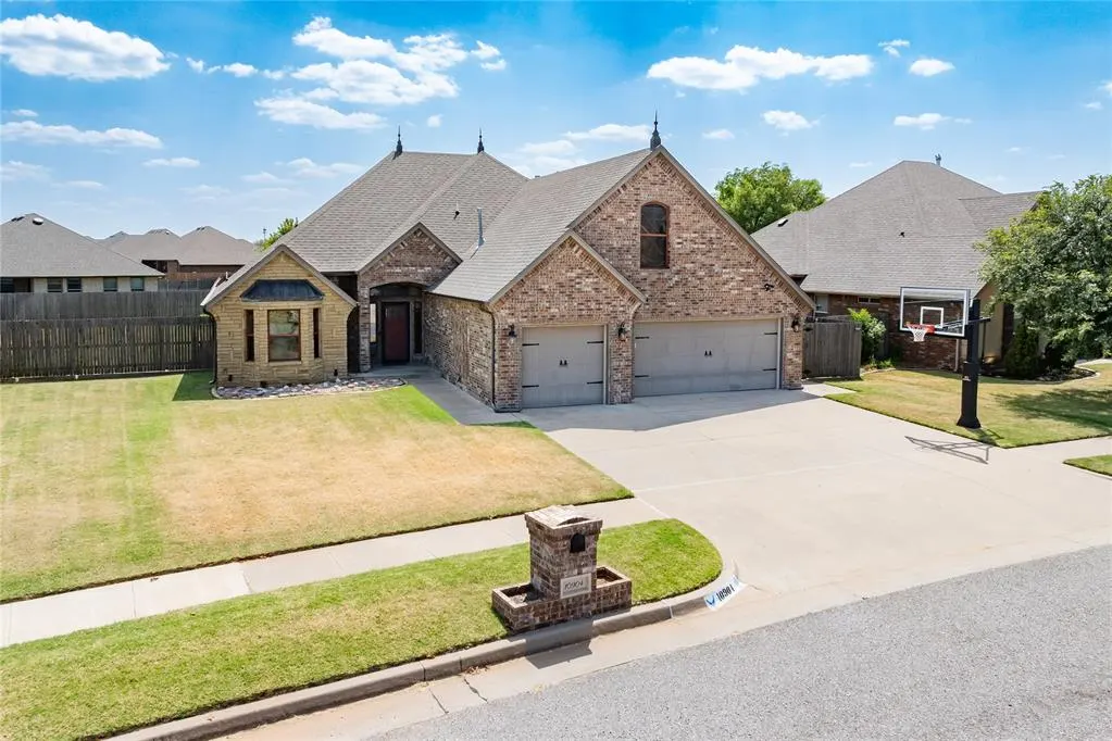 Photo 2 — 10904 SW 19th Street, Yukon, OK 73099