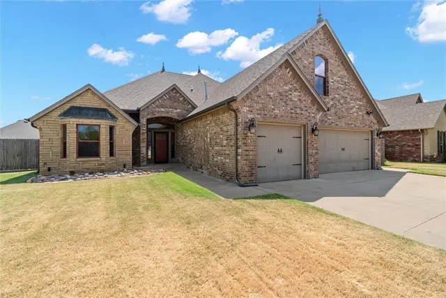 Photo 3 — 10904 SW 19th Street, Yukon, OK 73099