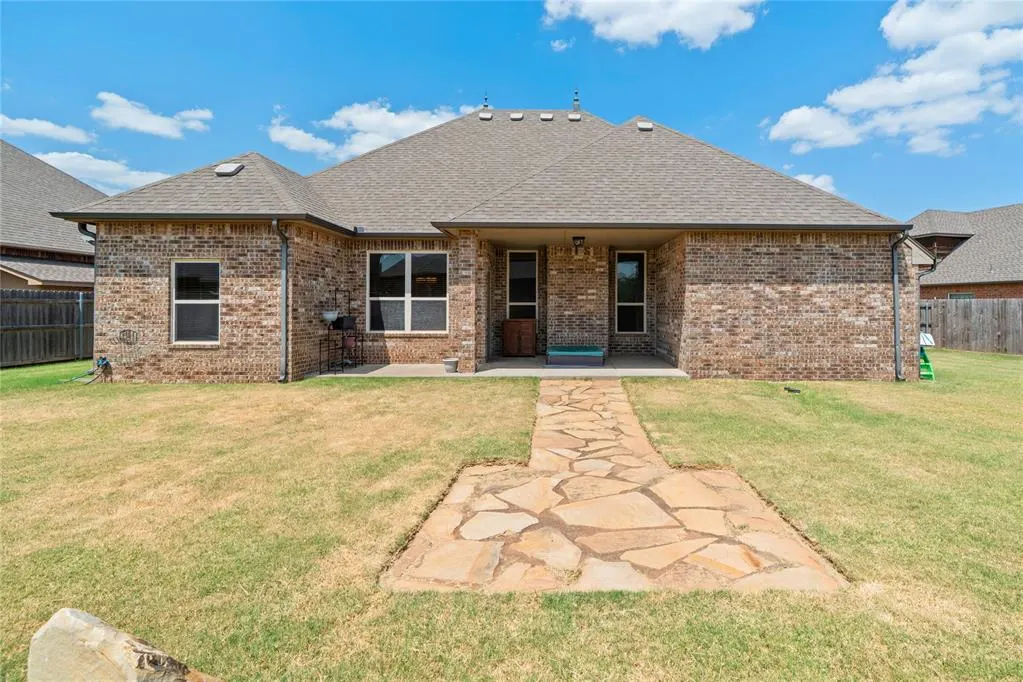 Photo 31 — 10904 SW 19th Street, Yukon, OK 73099