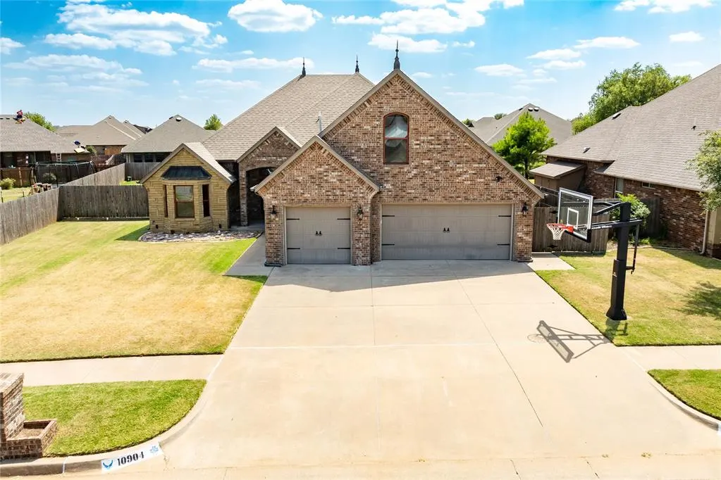 Front exterior — 10904 SW 19th Street, Yukon, OK 73099