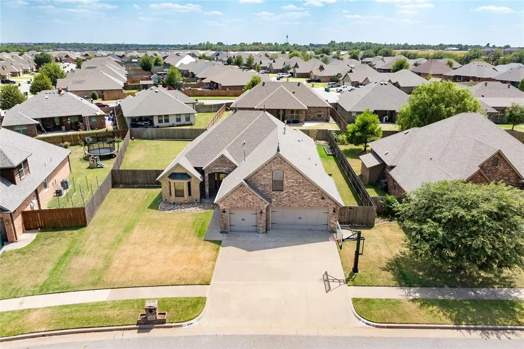 Photo 37 — 10904 SW 19th Street, Yukon, OK 73099