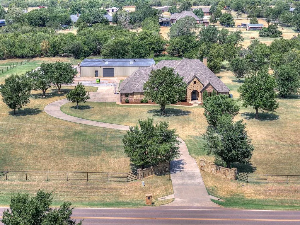 Front exterior — 5675 Piedmont Rd N, Piedmont, OK 73078