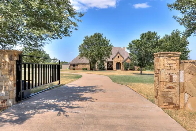 Photo 2 — 5675 Piedmont Rd N, Piedmont, OK 73078