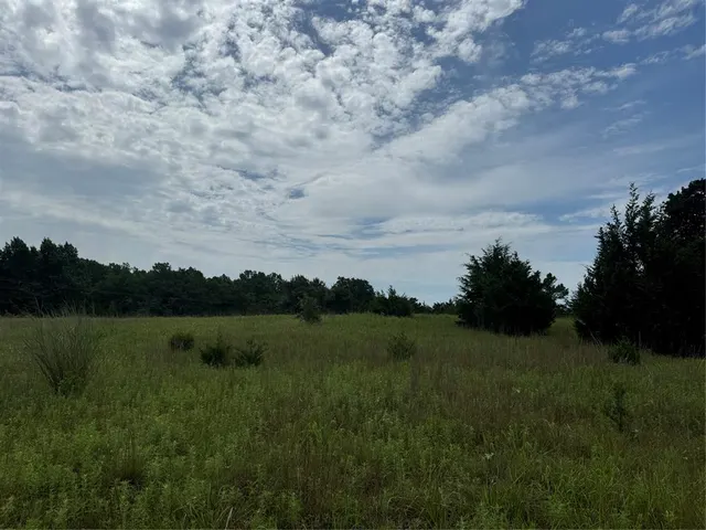 Photo 2 — 20288 Fairbanks Lane, Tecumseh, OK 74873