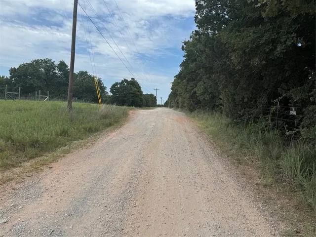 Photo 3 — 20288 Fairbanks Lane, Tecumseh, OK 74873