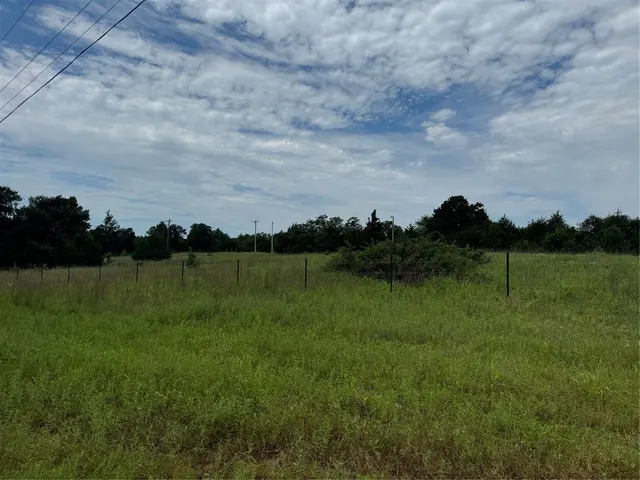 Photo 5 — 20288 Fairbanks Lane, Tecumseh, OK 74873