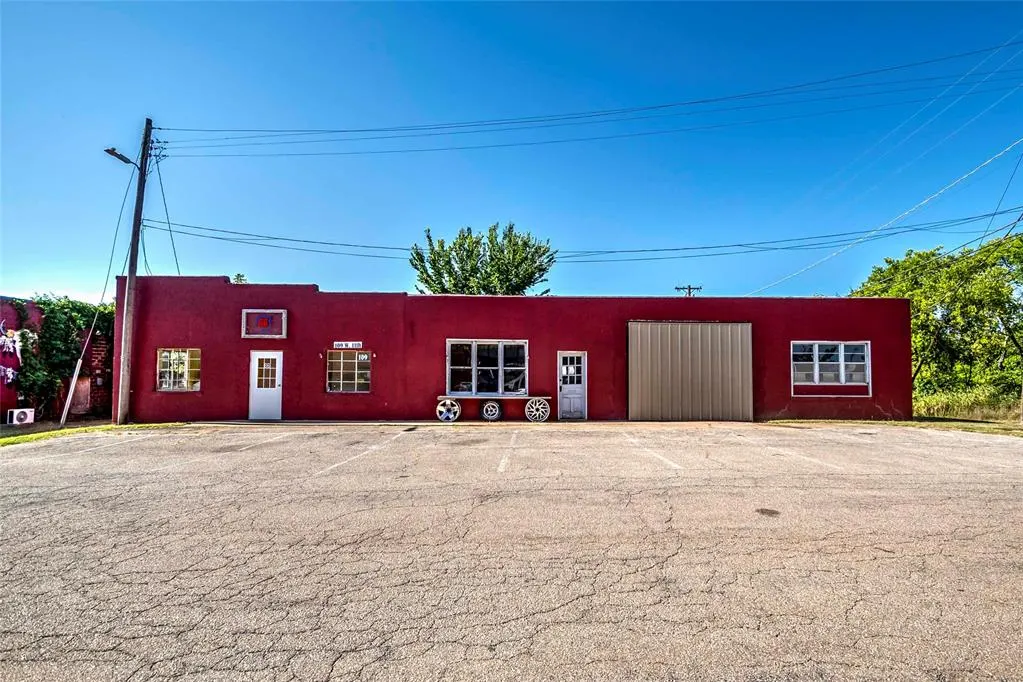 Front exterior — Address unavailable, Chandler, OK 74834