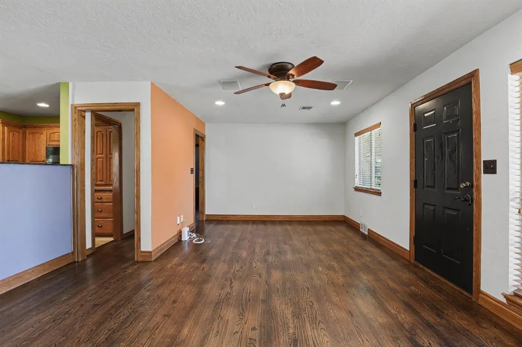 Photo 3 — 713 Hedge Drive, Oklahoma City, OK 73110