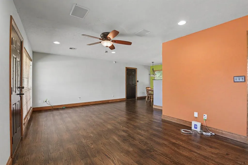 Photo 4 — 713 Hedge Drive, Oklahoma City, OK 73110