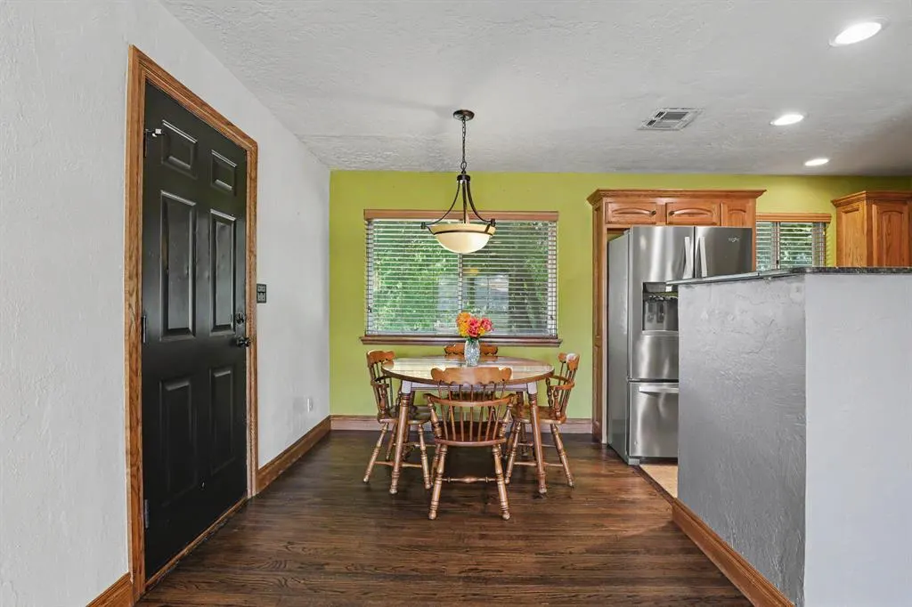Photo 5 — 713 Hedge Drive, Oklahoma City, OK 73110