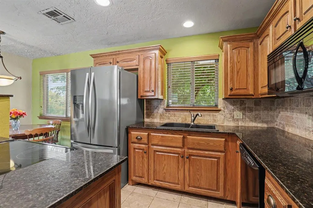 Photo 6 — 713 Hedge Drive, Oklahoma City, OK 73110