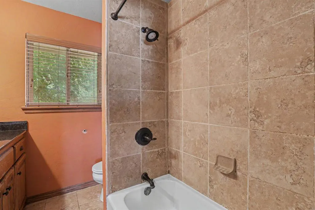 Photo 12 — 713 Hedge Drive, Oklahoma City, OK 73110