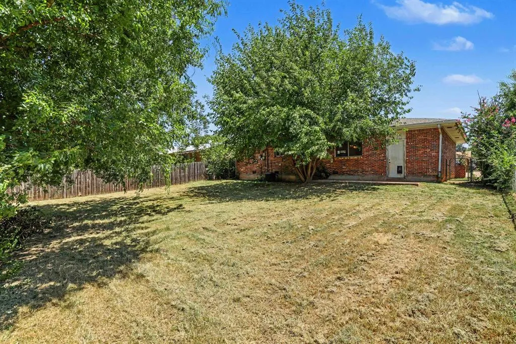 Photo 15 — 713 Hedge Drive, Oklahoma City, OK 73110