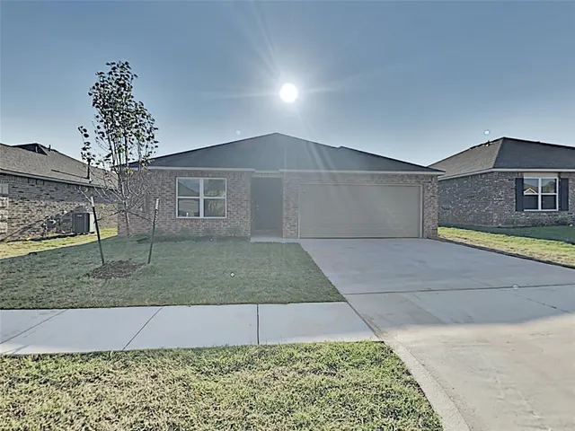 Front exterior — 4325 Siena Ridge Boulevard, Oklahoma City, OK 73179